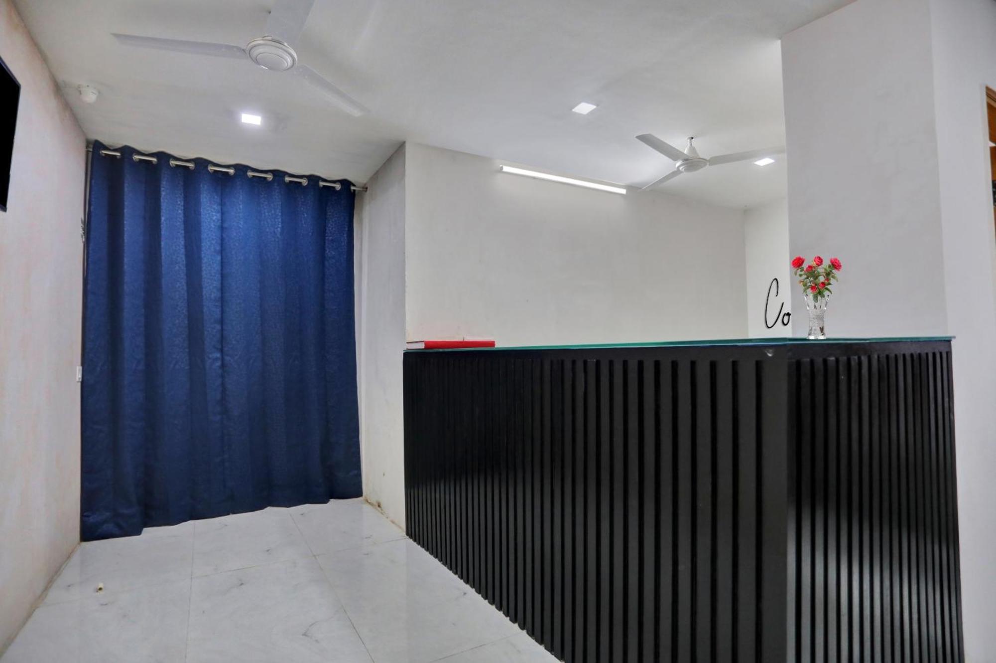 Hotel Super Townhouse The Arrow Near Lotus Temple Nueva Delhi Exterior foto
