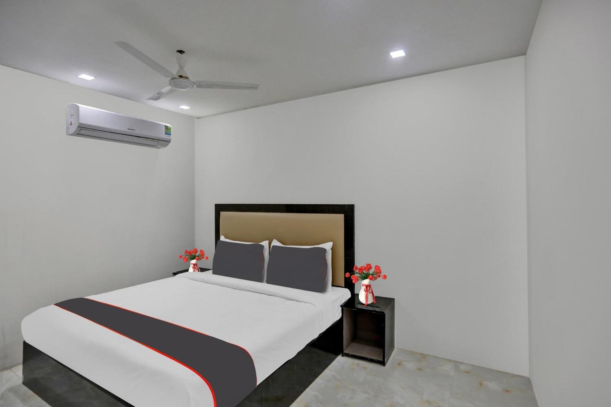 Hotel Super Townhouse The Arrow Near Lotus Temple Nueva Delhi Exterior foto